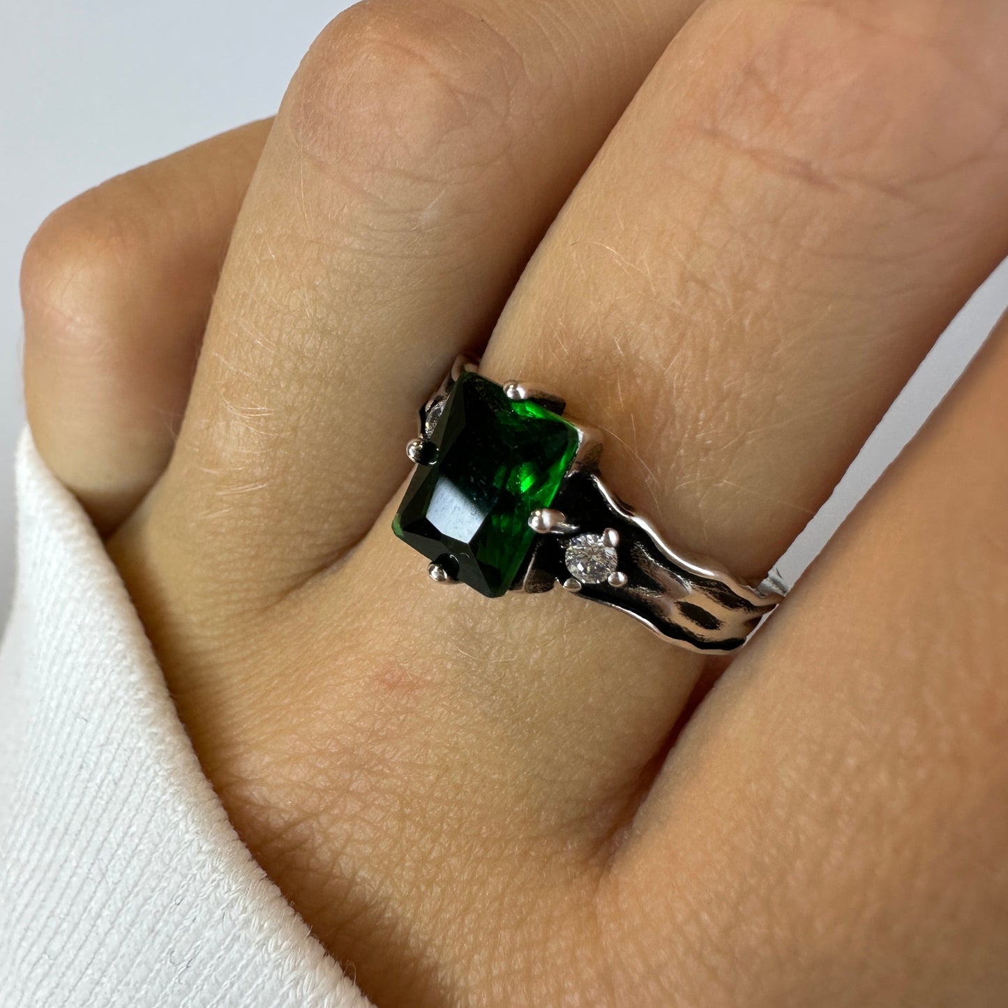Silver Ring with Emerald Gemstone