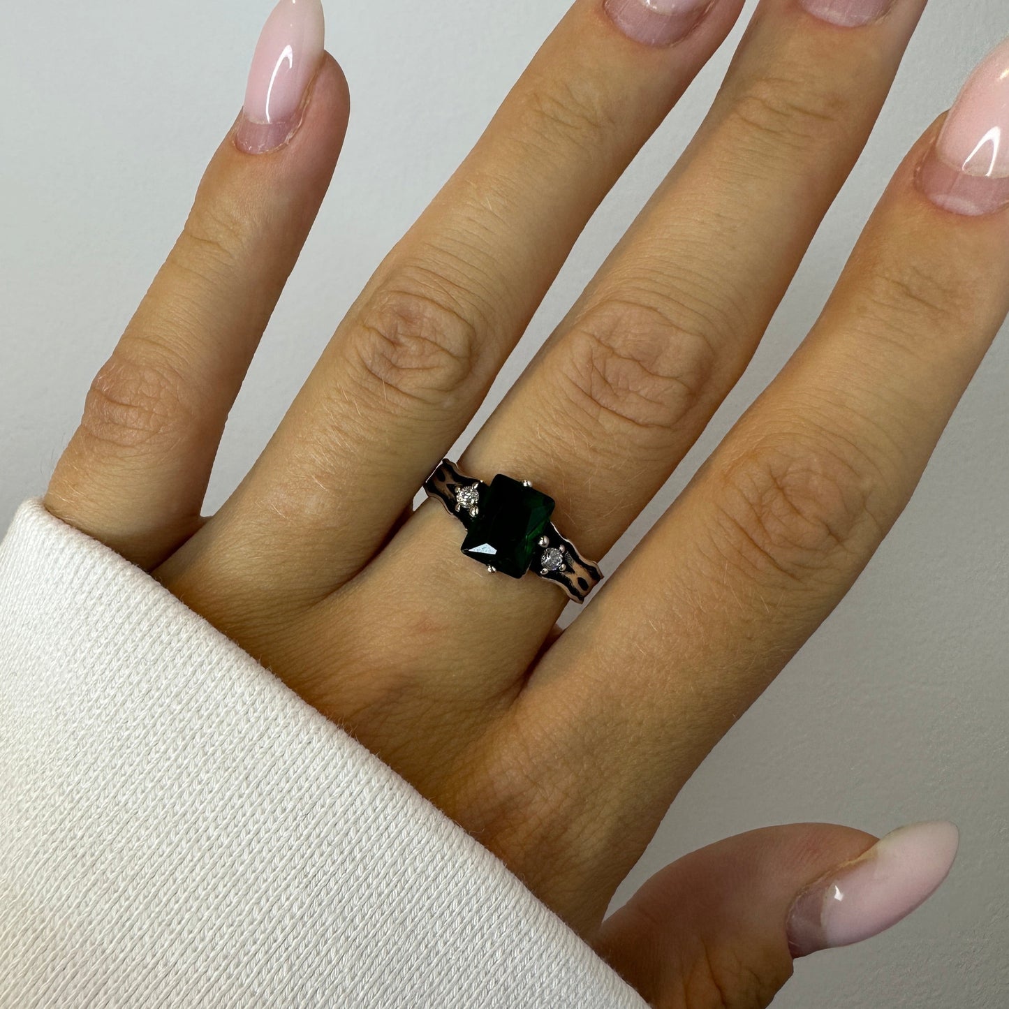 Silver Ring with Emerald Gemstone