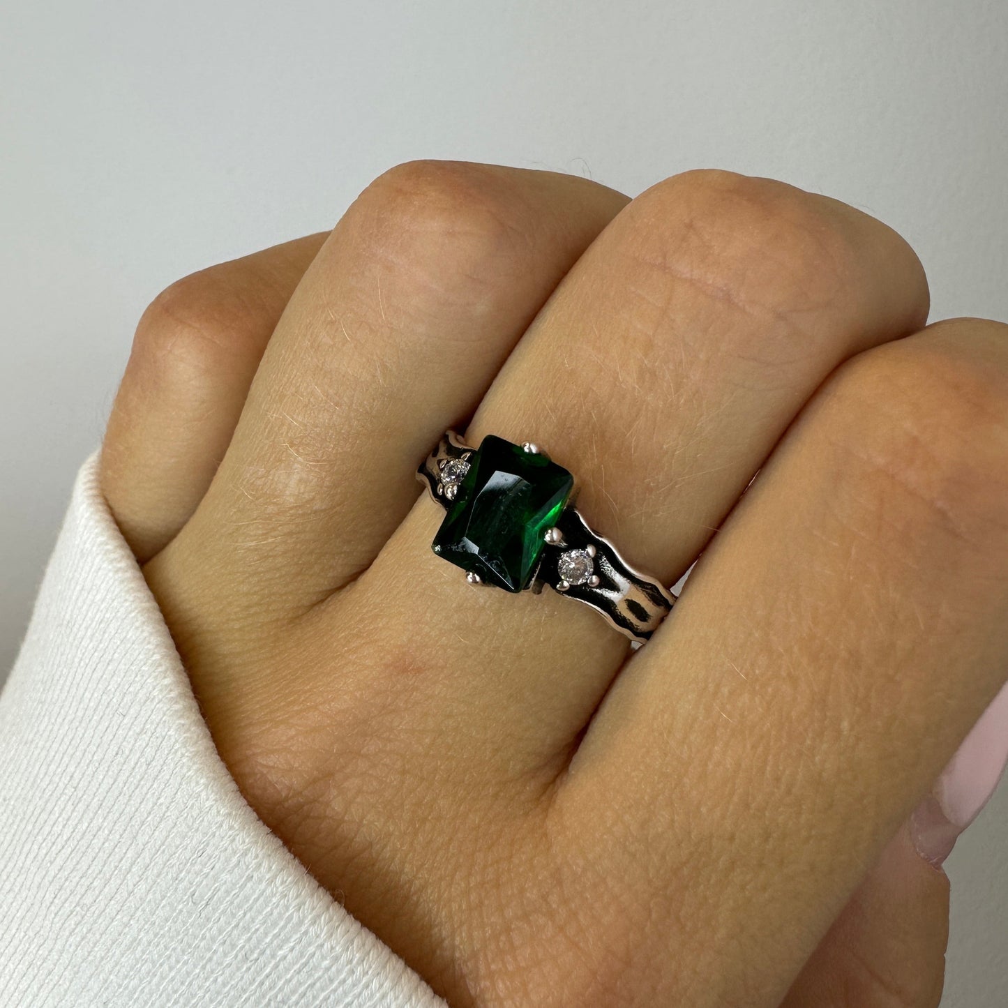 Silver Ring with Emerald Gemstone