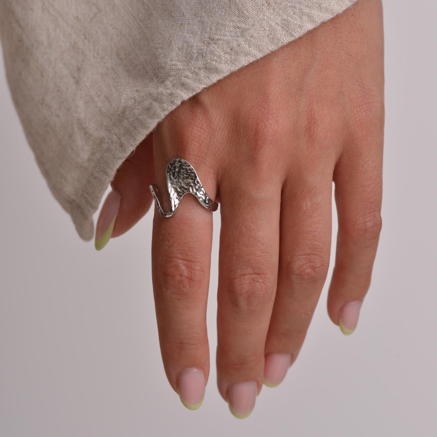 Wave Curve Ring