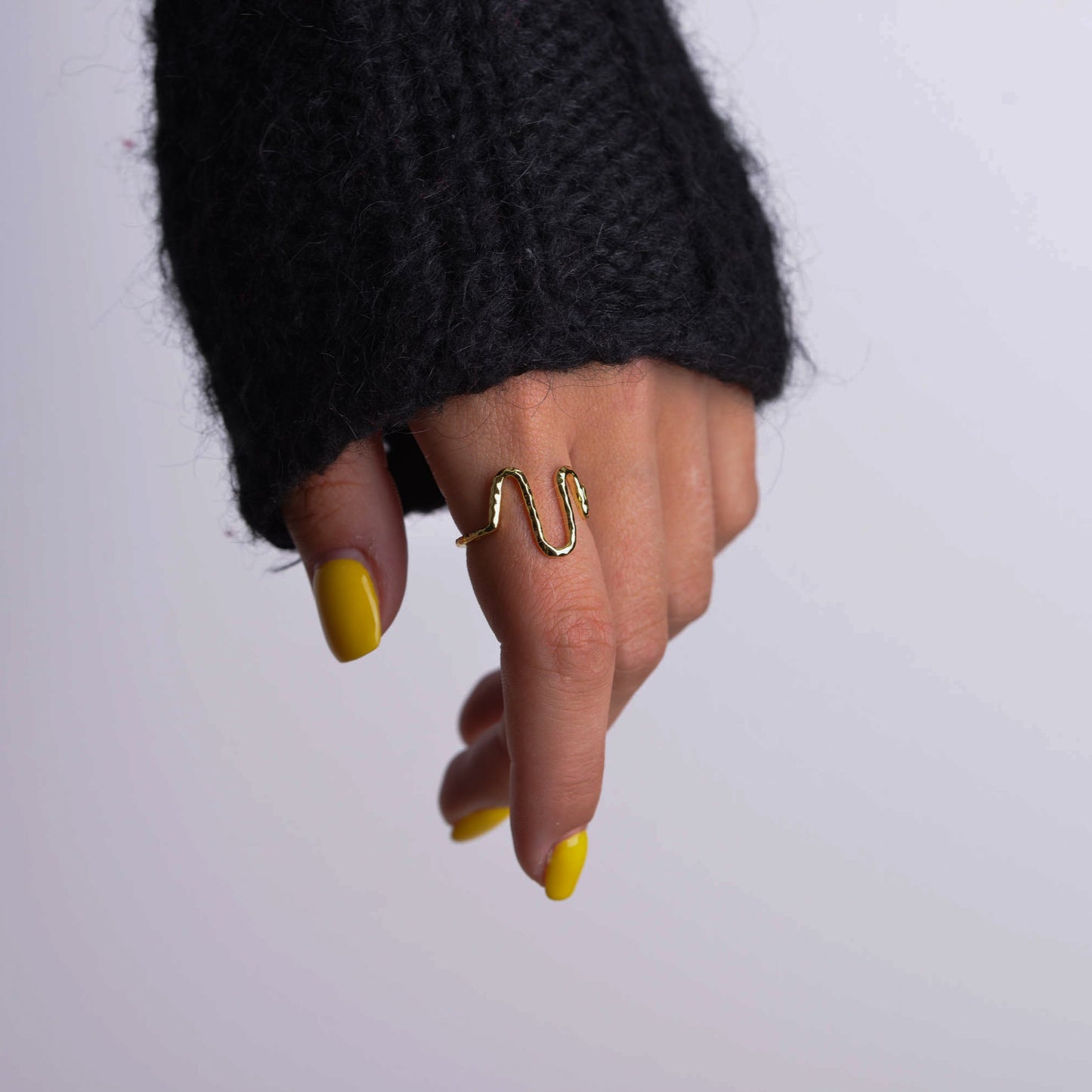 Wavy Dainted Ring