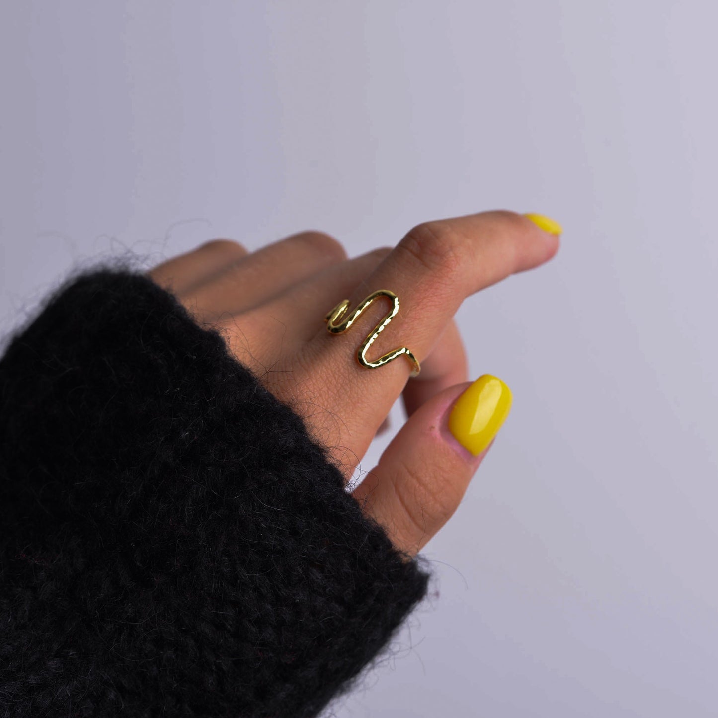 Wavy Dainted Ring