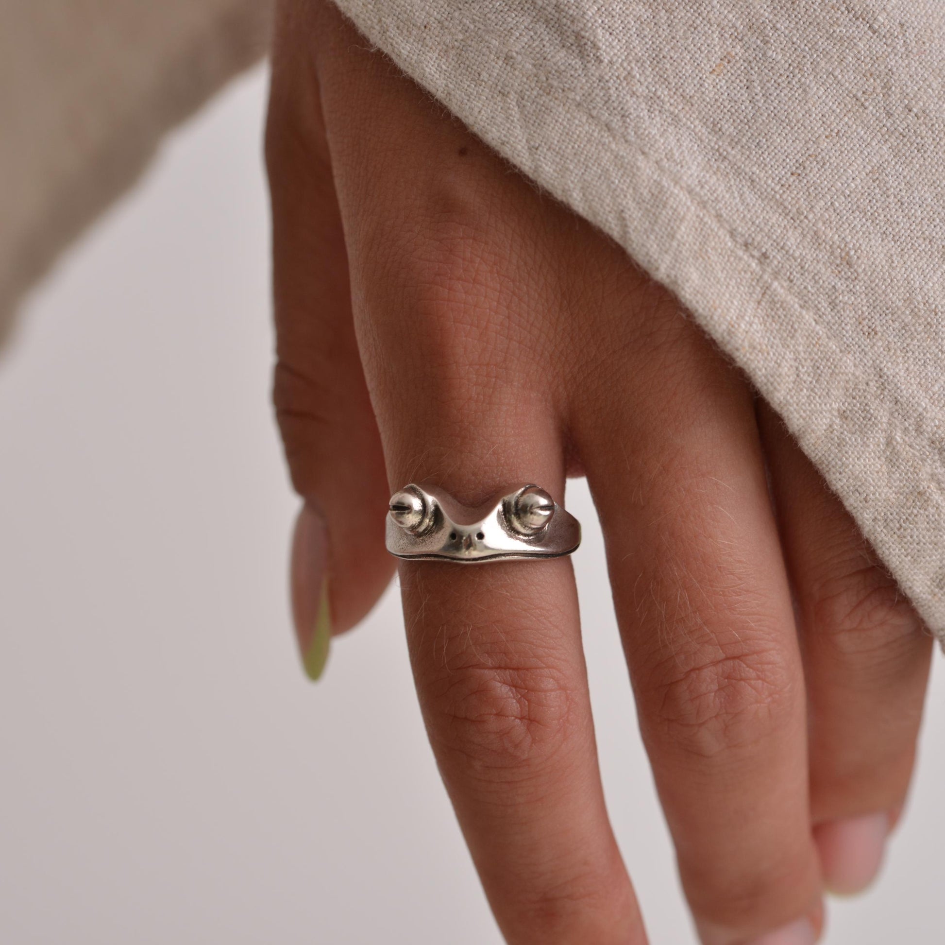 Cute Frog Silver ring