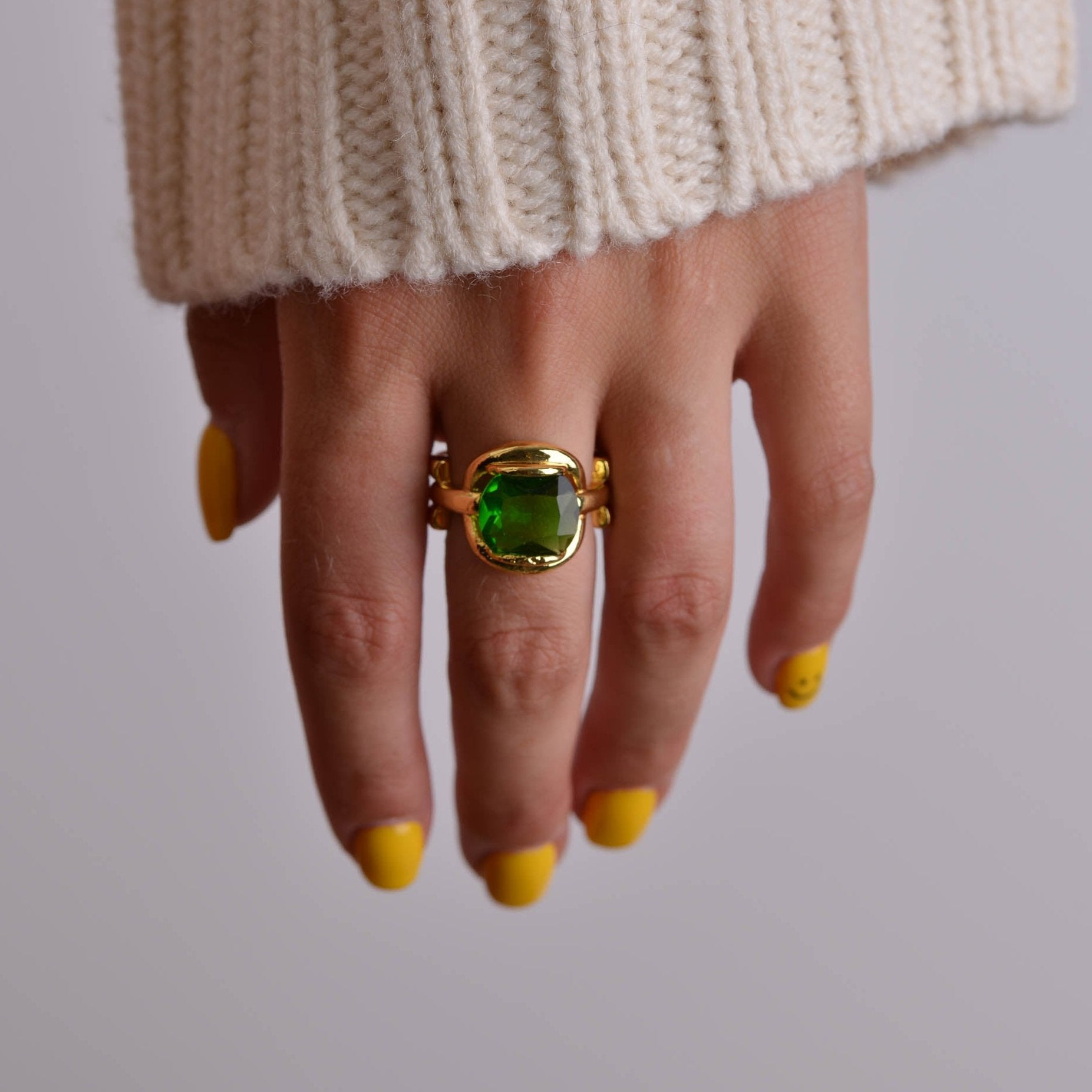 18k Gold Emerald Gemstone Ring