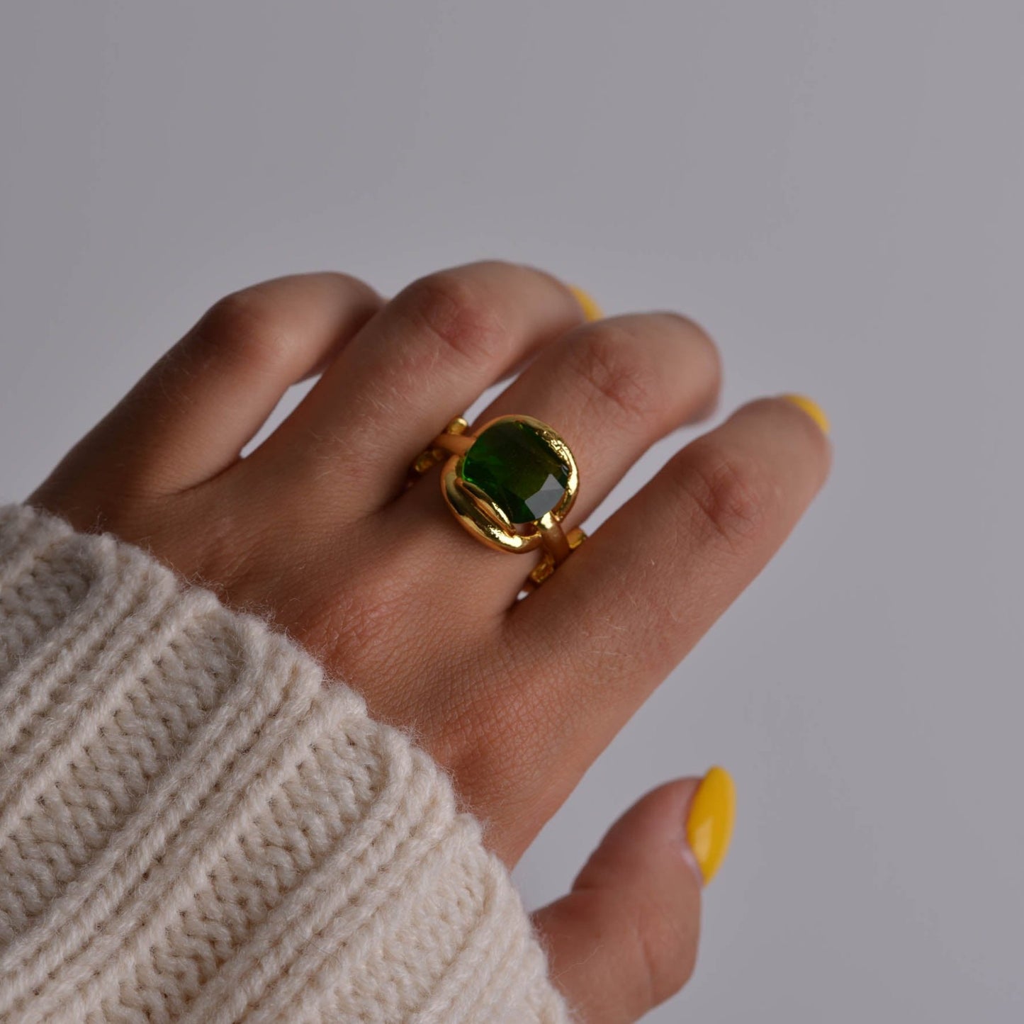 18k Gold Emerald Gemstone Ring