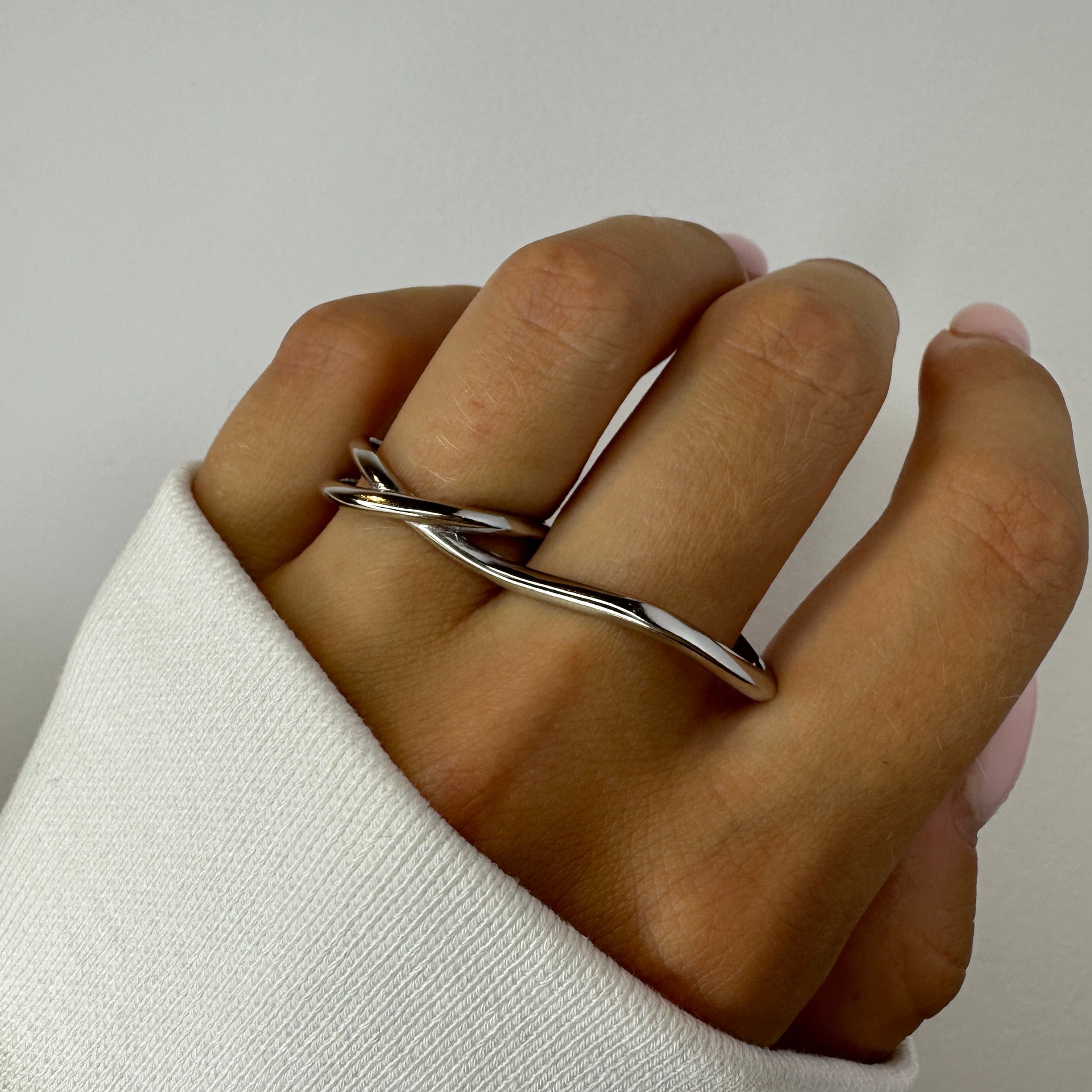 Iva | simple silver ring – Rebecca Wolf Design