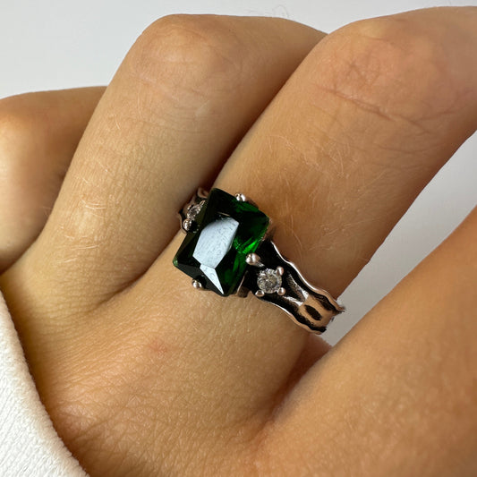 Silver Ring with Emerald Gemstone